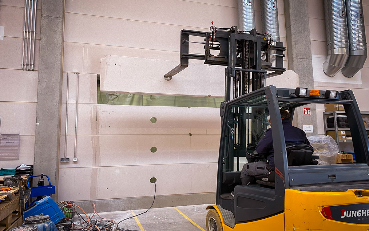 Wandöffnung eines Garagentors - Kern-Bohr-Technik GmbH Lübeck